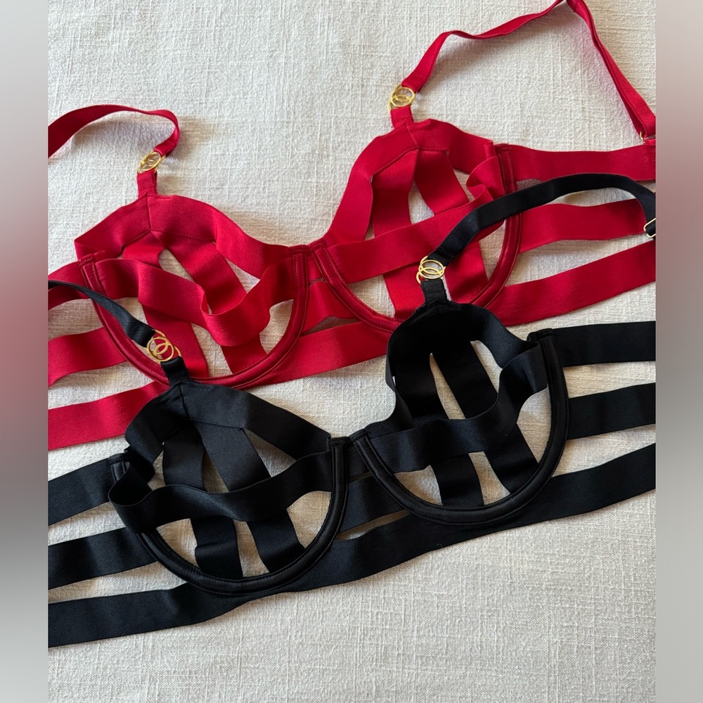 2 Victoria’s Secret Strap Bras